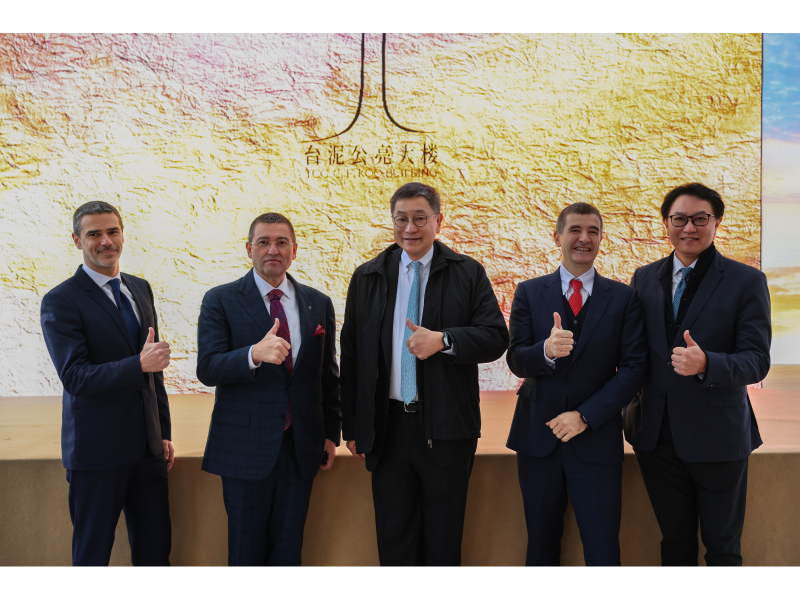 台泥跨事業體CEO齊聚一堂，包括台泥董事長張安平、總經理程耀輝和台泥歐洲水泥事業體執行長Suat Calbiyik(左二)、NHOA Energy執行長Giuseppe Artizzu(左一)、Atlante執行長Stefano Terranova(右二)。